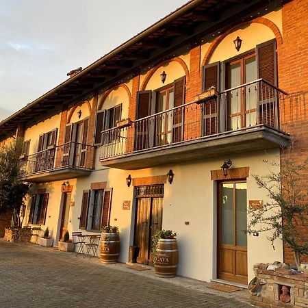 Tenuta Agricola La Cava- Cantina E Agriturismo San Damiano dʼAsti Kültér fotó