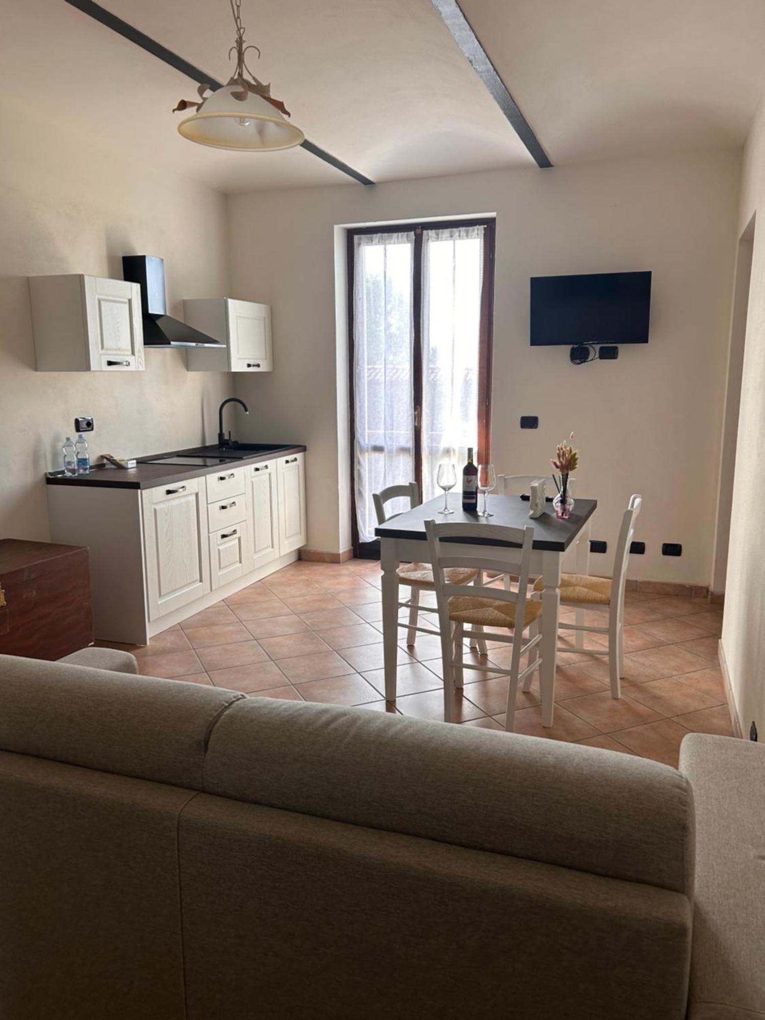 Tenuta Agricola La Cava- Cantina E Agriturismo San Damiano dʼAsti Kültér fotó