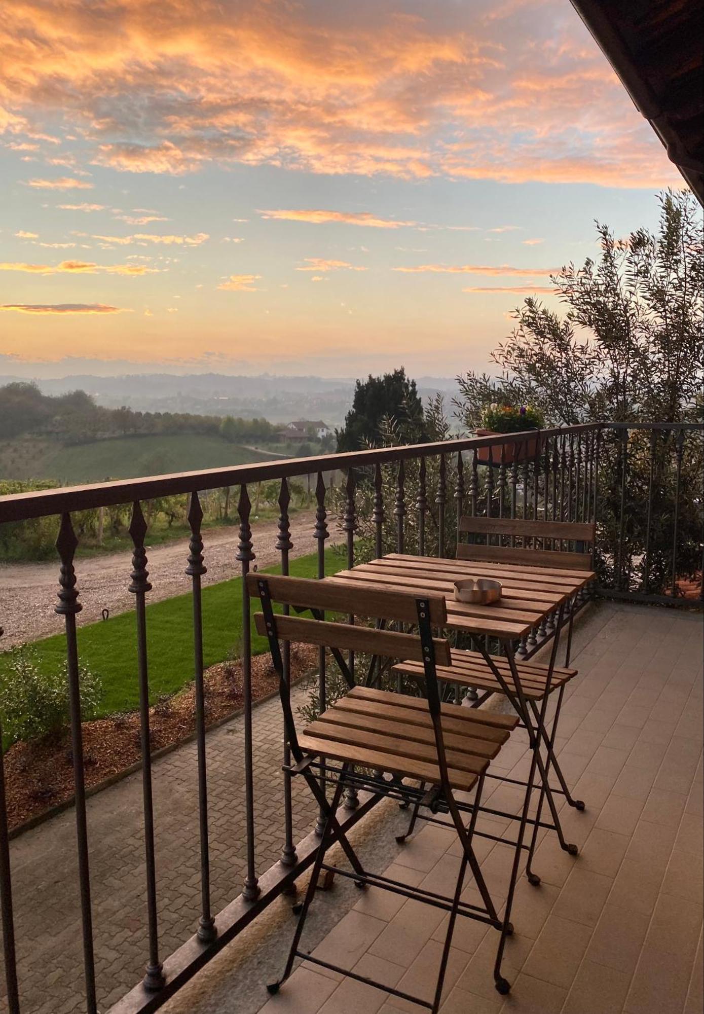 Tenuta Agricola La Cava- Cantina E Agriturismo San Damiano dʼAsti Kültér fotó