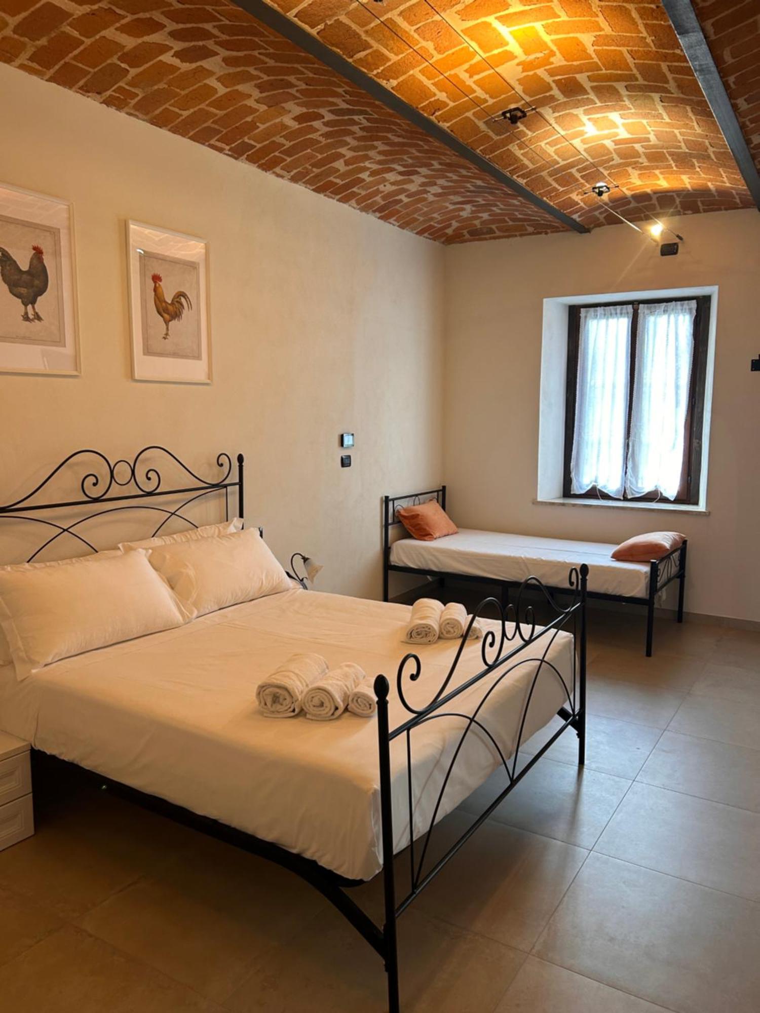 Tenuta Agricola La Cava- Cantina E Agriturismo San Damiano dʼAsti Kültér fotó