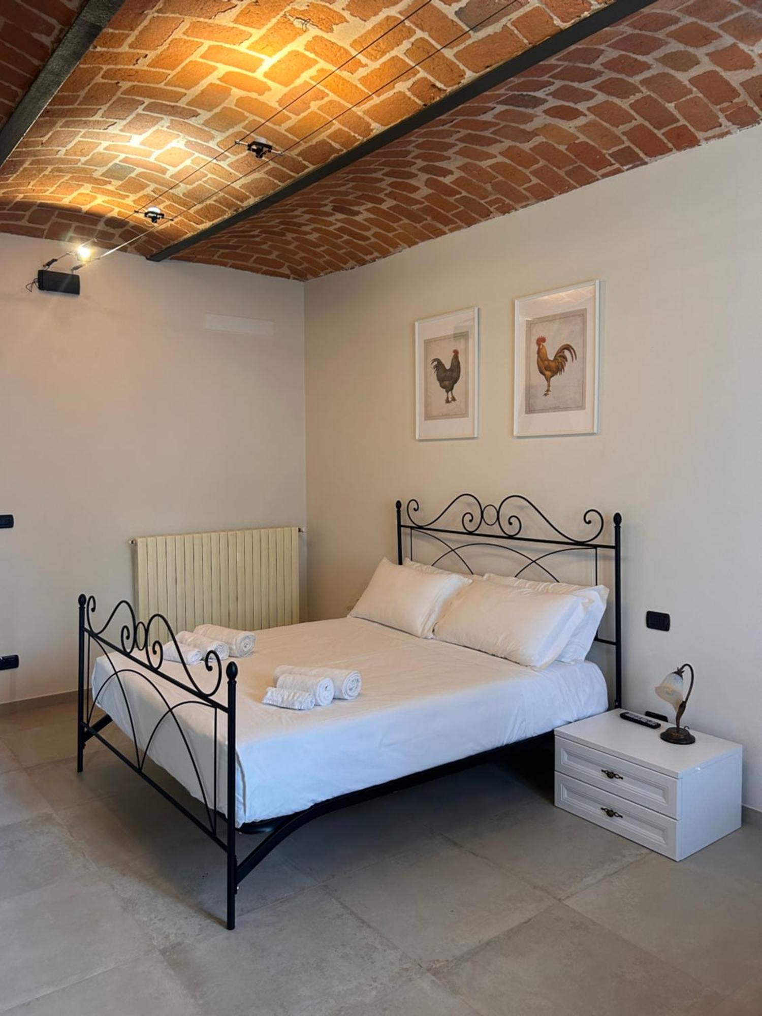 Tenuta Agricola La Cava- Cantina E Agriturismo San Damiano dʼAsti Kültér fotó