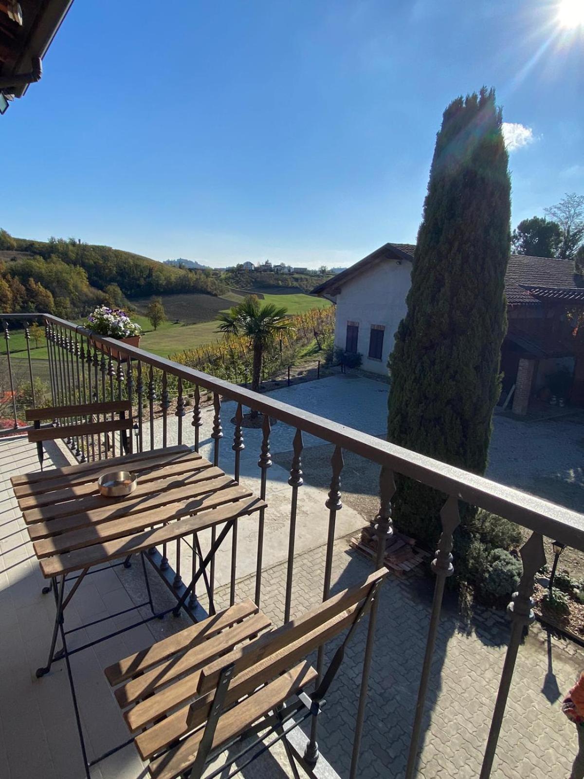 Tenuta Agricola La Cava- Cantina E Agriturismo San Damiano dʼAsti Kültér fotó