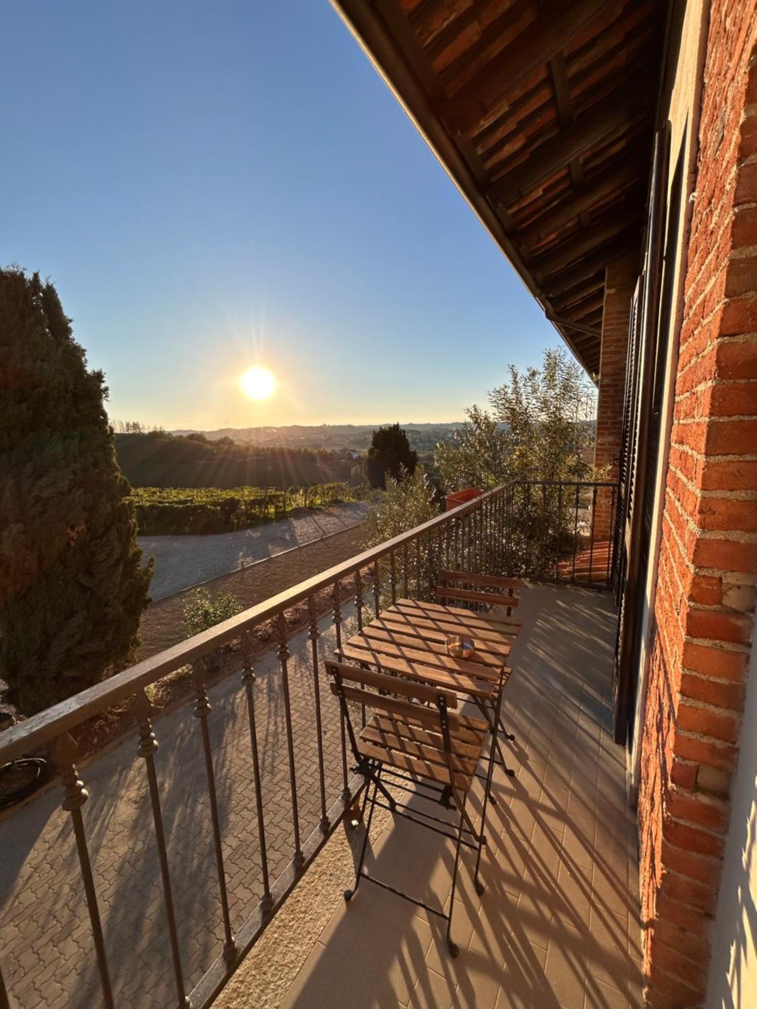 Tenuta Agricola La Cava- Cantina E Agriturismo San Damiano dʼAsti Kültér fotó